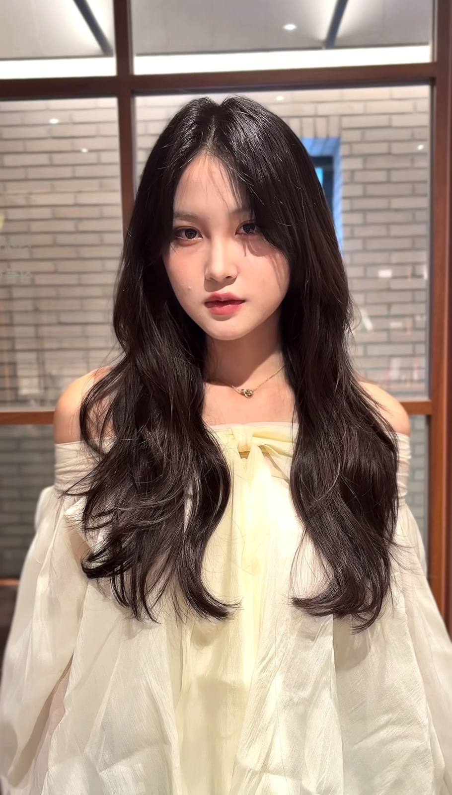 Korean women's hair style at JUNO HAIR Myeongdong hair salon (2nd Branch) — Korean Wave perm, Olaplex balayage color, signature cut · case 8